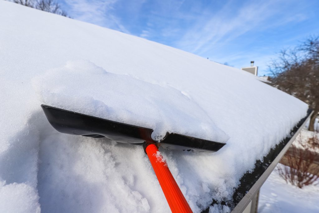 gutters freezing prevent